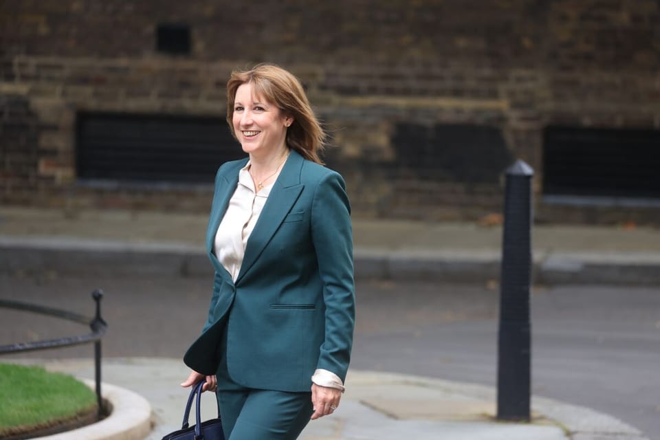 英国财富税冲击有限:家族办公室核心业务稳守伦敦