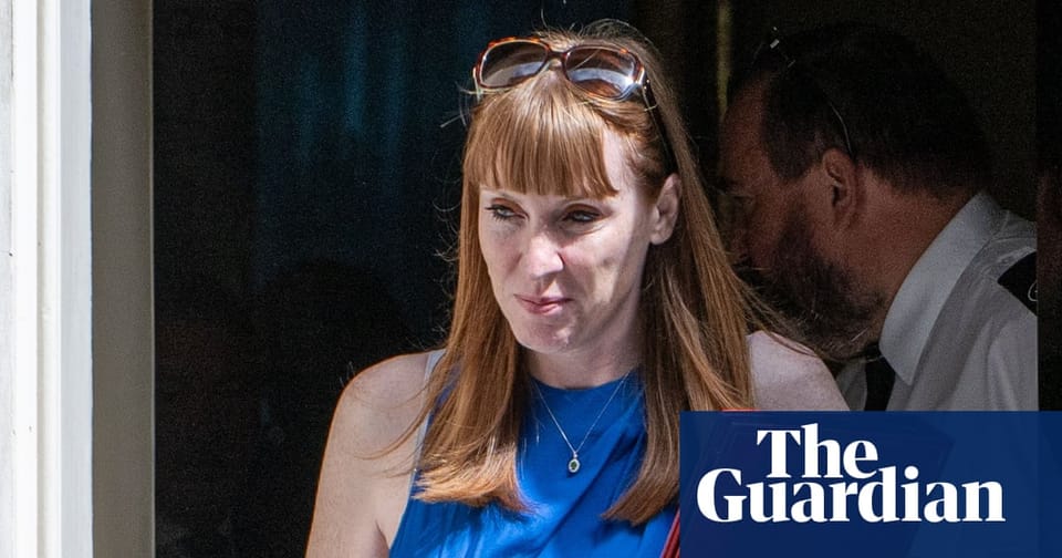 英国教育大臣为副首相房产交易辩护,聚焦房产税收规则与政治争议