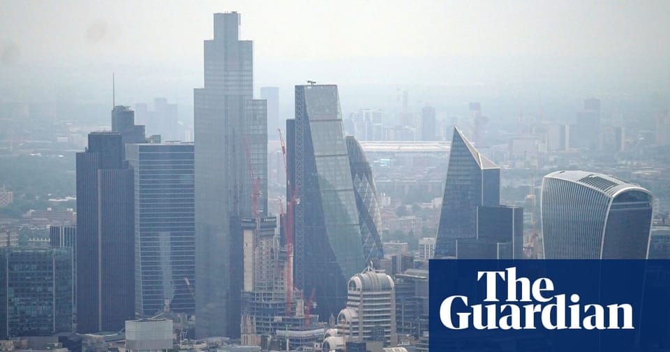 英国服务业信心冰点:成本压顶需求疲软,经济前景蒙阴