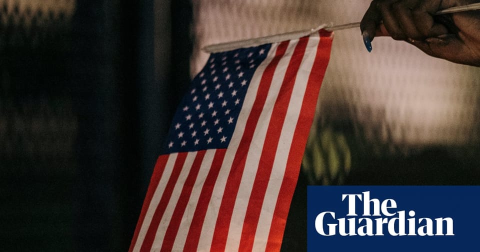 特朗普签署行政令,试图通过法律手段限制焚烧国旗的政治抗议行为