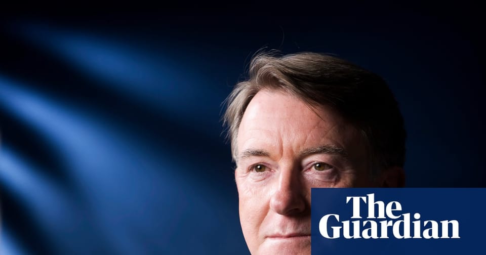 英国前高官与罪犯的“亲密”信件曝光,揭示人脉网络深层关联