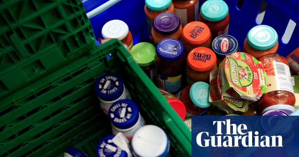 英国食物银行使用激增，揭示“新常态”下的严峻民生挑战