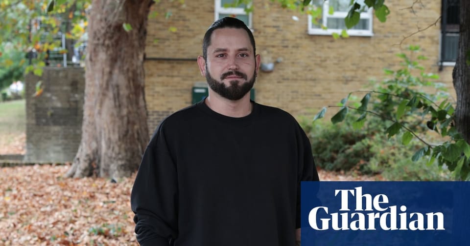 英国移民执法收紧:送餐骑手因无证身份被拘,凸显政策执行的僵化与争议
