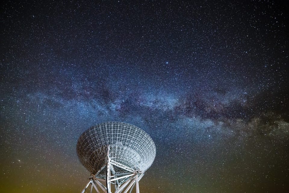 尘埃的宇宙起源：Ewine van Dishoeck揭示生命与行星形成的物质基础