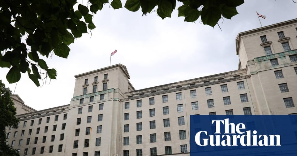 英国数据泄露事件:阿富汗安置成本与透明度疑云