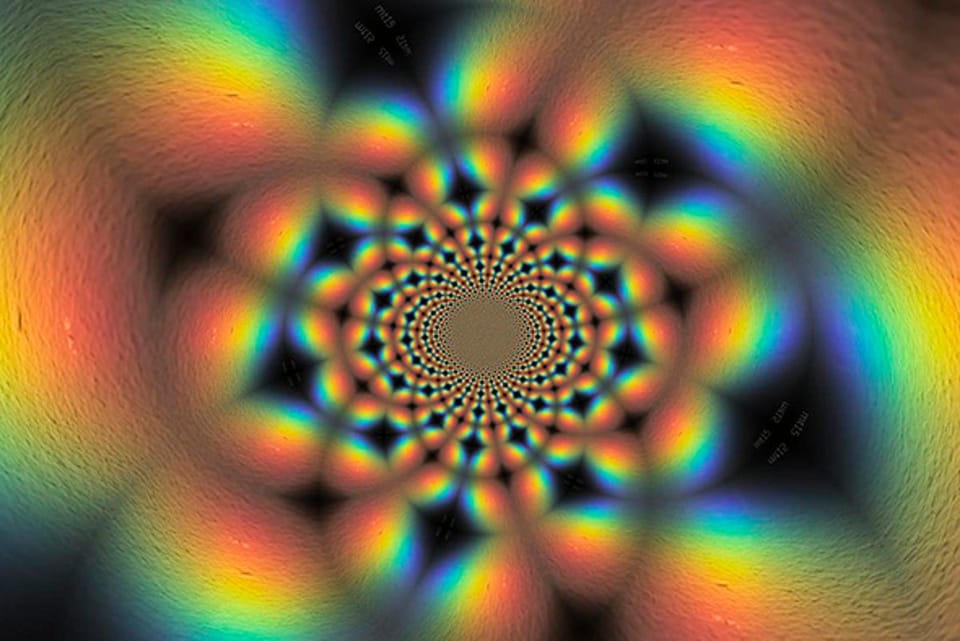 LSD分子锁定机制揭秘：长效作用与新药研发的潜在突破