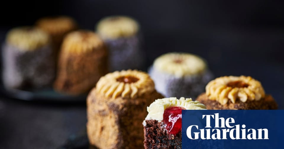 M&S将澳式国民甜点拉明顿蛋糕引入英国,开启区域烘焙食品的全球化新篇章