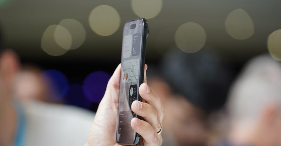 iPhone Air：轻薄设计重塑手感，苹果重回圆润美学