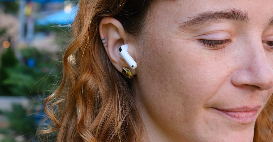 AirPods 系列新品与降价潮:AI 功能与用户体验升级成新焦点