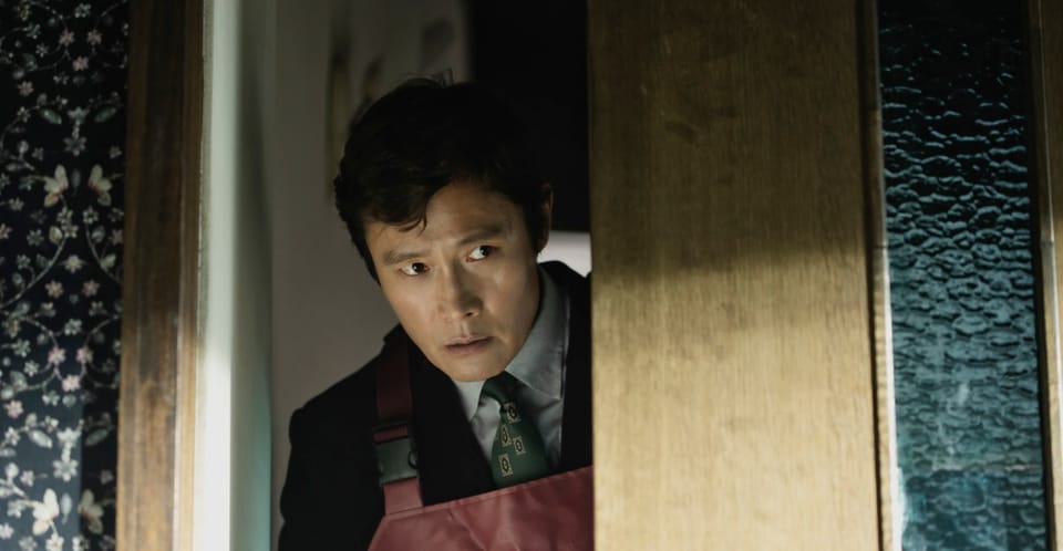 TIFF 2025:边缘人物的极端困境与黑色幽默的社会讽刺