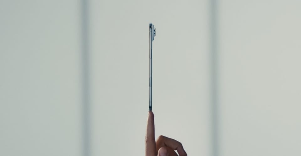 iPhone Air：苹果以5.6mm厚度重塑旗舰，引领三年产品线革新