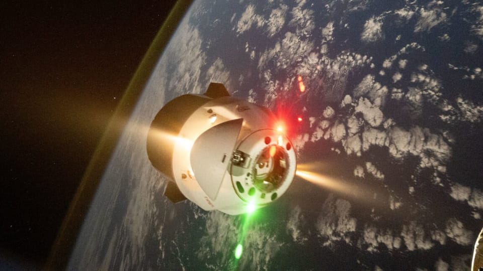 SpaceX Dragon重力提升套件对接国际空间站,为空间站轨道维持注入新动力